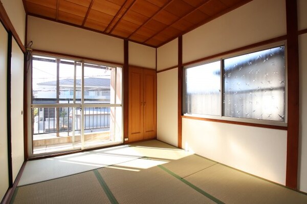 和室(暖かく、落ち着ける和室つき)