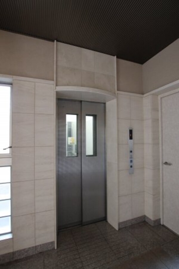 建物設備(エレベーター)