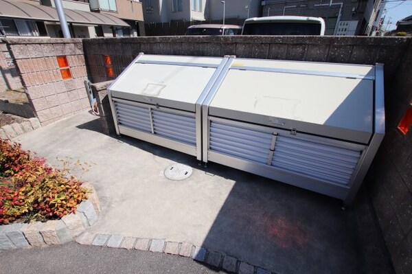 建物設備(敷地内ゴミ捨場)
