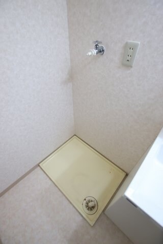 物件内観写真13　(室内洗濯機置場)