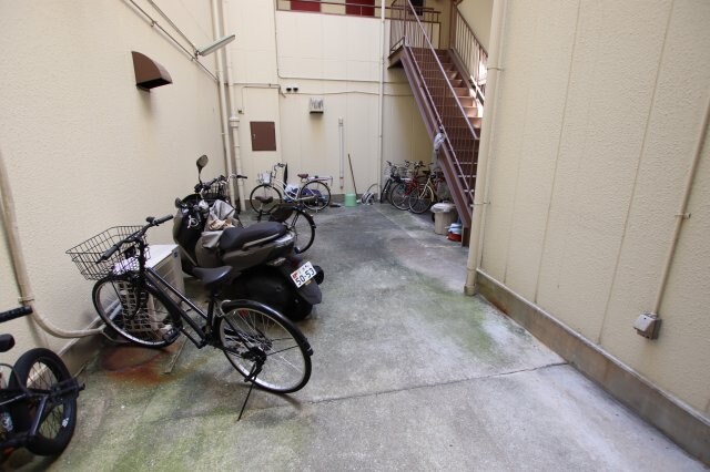 物件内観写真25　(駐輪場)
