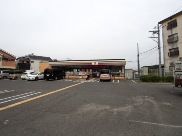 周辺環境(セブンイレブン　堺深井東町店 435m)