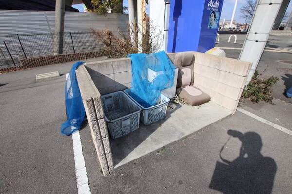 建物設備(敷地内ゴミ捨て場)