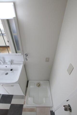 物件内観写真16　(室内洗濯機置場)