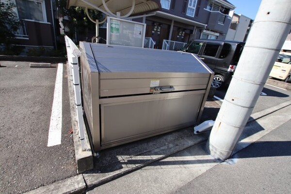 建物設備(敷地内ゴミ置き場)