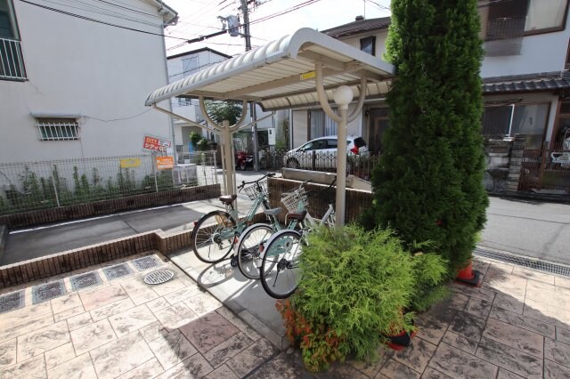 物件内観写真6　(駐輪場)