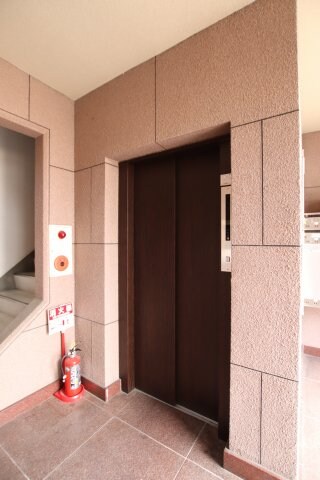 物件内観写真6　(エレベーター)