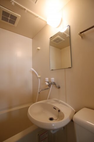 物件内観写真16　(洗面台)