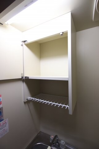 物件内観写真11　(吊戸棚)