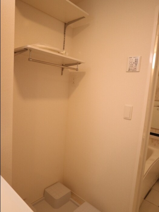 物件内観写真10　(室内洗濯機置場)