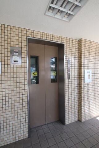物件内観写真6　(エレベーター)