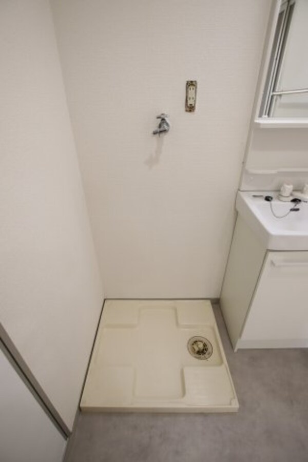 建物設備(室内洗濯機置き場)