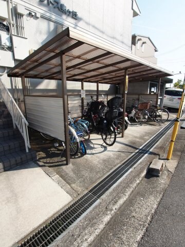 物件内観写真4　(駐輪場)