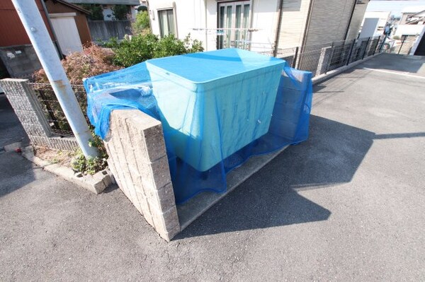 建物設備(敷地内ゴミ捨場)