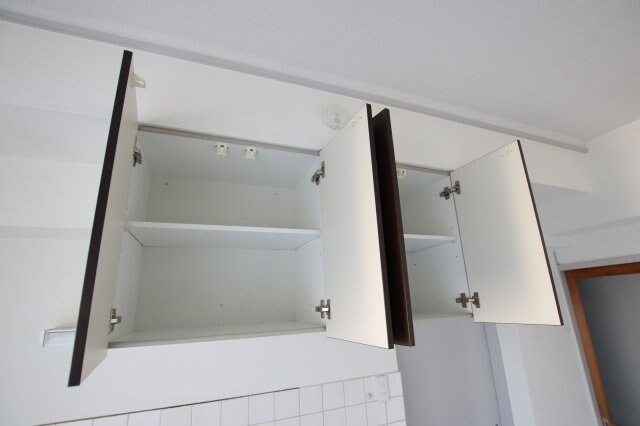 物件内観写真19　(吊戸棚)