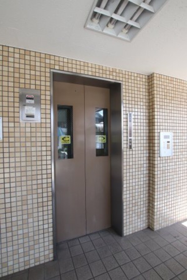 建物設備(エレベーター)