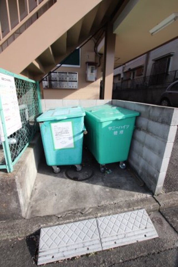 建物設備(敷地内ゴミ捨場)
