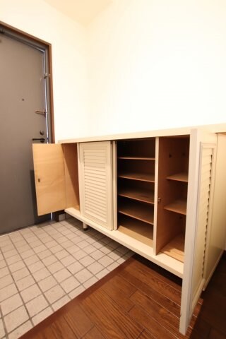 物件内観写真7　(下駄箱)