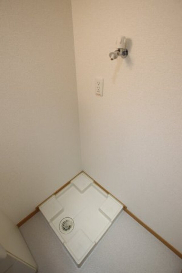 建物設備(室内洗濯機置場)