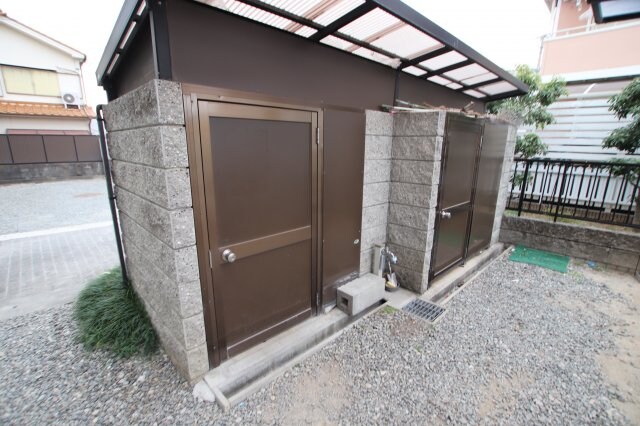 物件内観写真5　(敷地内ゴミ置場)