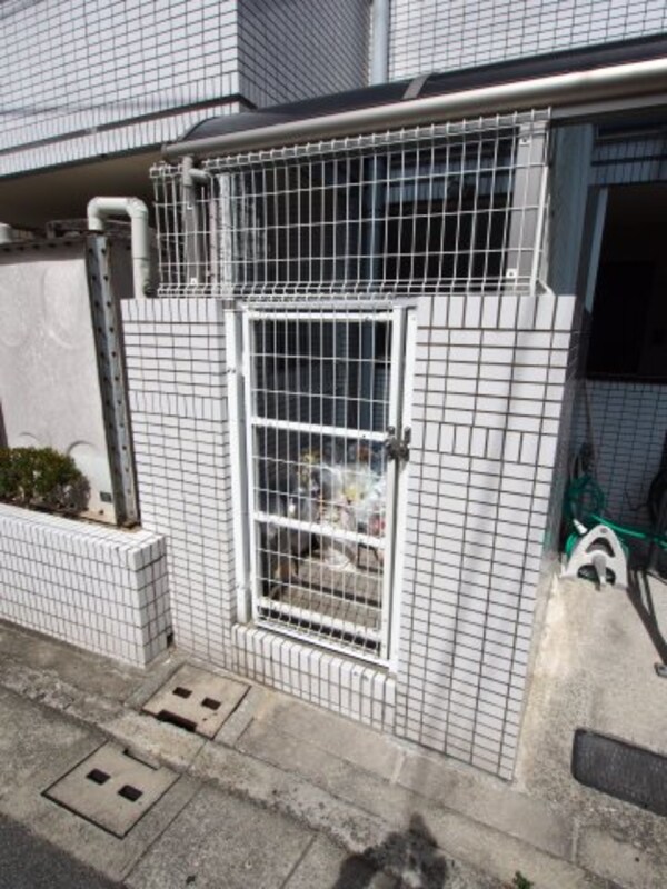 建物設備(敷地内ゴミ置き場)