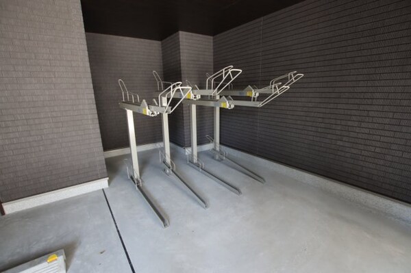 建物設備(駐輪場)
