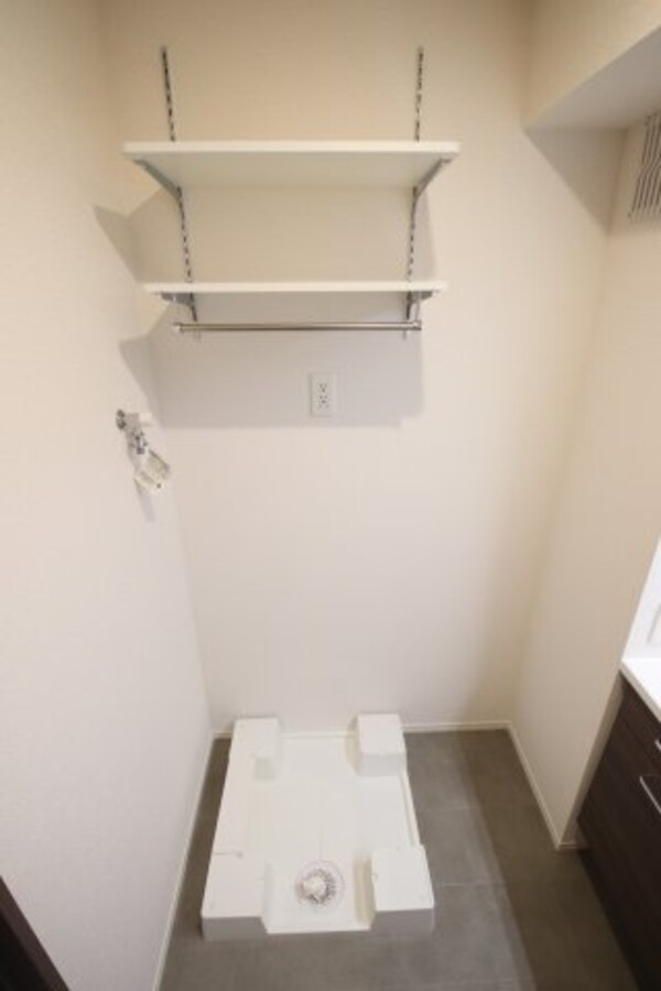 建物設備(室内洗濯機置場)