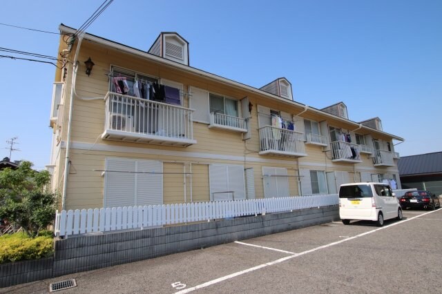 物件外観写真2　(Ⅰ号館)