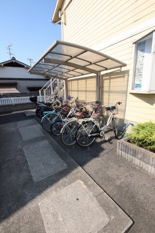 物件内観写真5　(駐輪場)