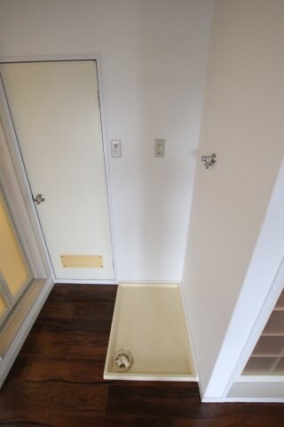 物件内観写真16　(室内洗濯機置場)