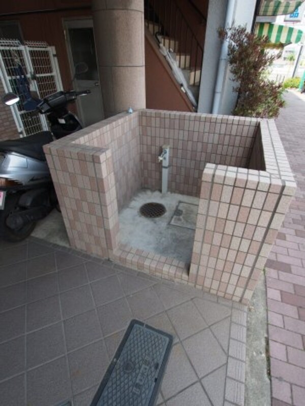 建物設備(敷地内ゴミ置き場)