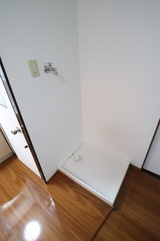 物件内観写真16　(室内洗濯機置場)