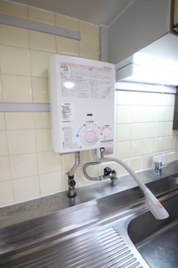 建物設備(湯沸かし器)