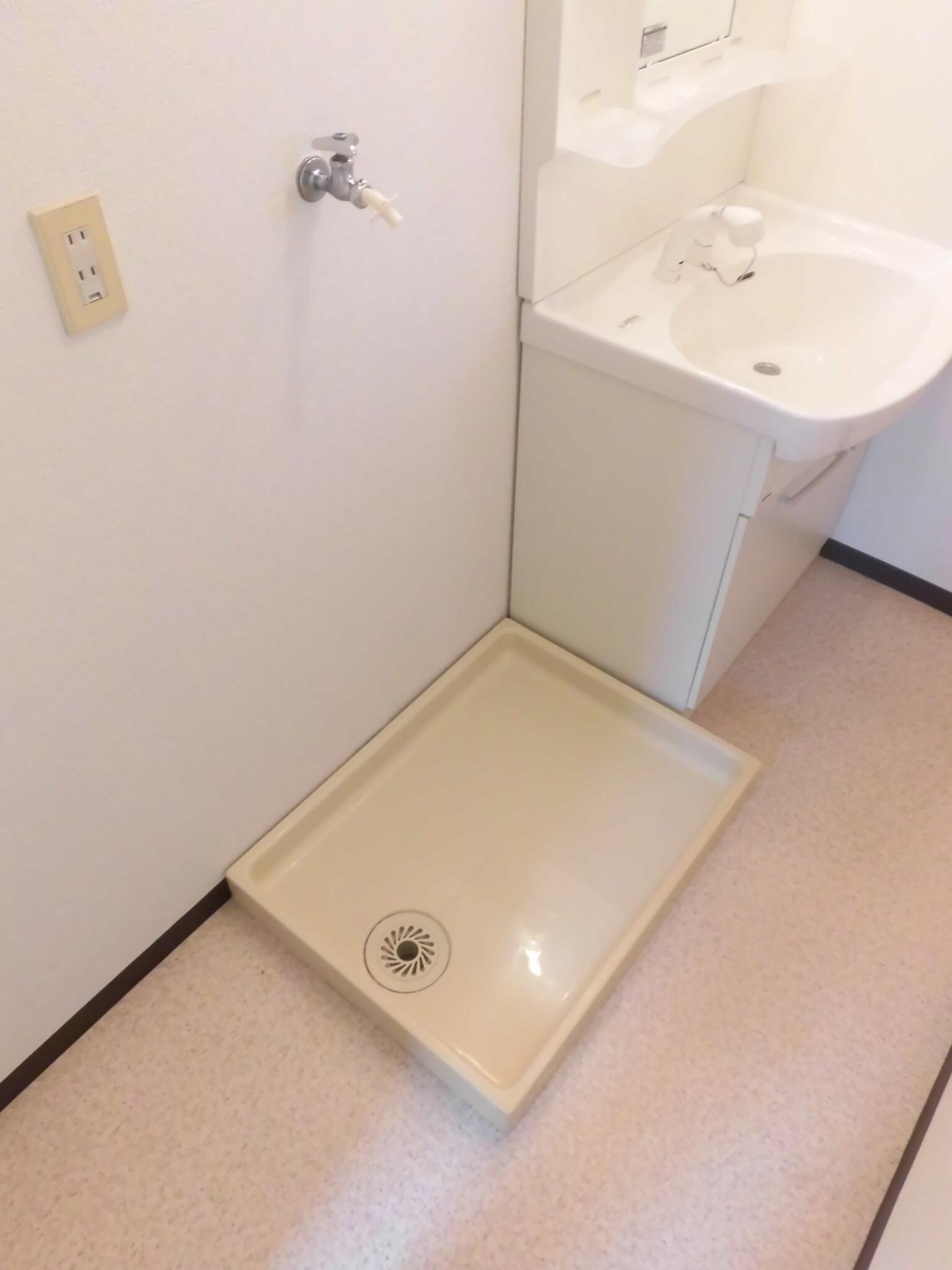 物件内観写真10　(室内洗濯機置場)