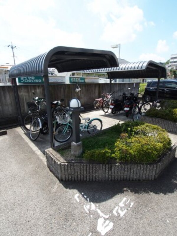 建物設備(駐輪場)