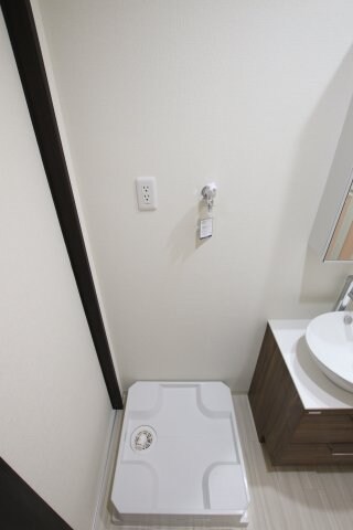 物件内観写真13　(室内洗濯機置場)