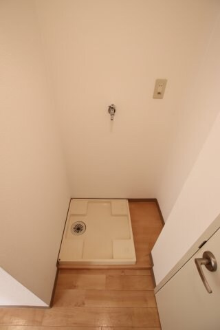 物件内観写真8　(室内洗濯機置場)