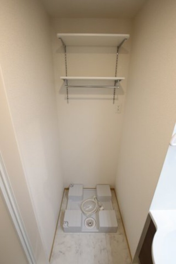 建物設備(室内洗濯機置場)