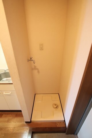 物件内観写真8　(室内洗濯機置場)