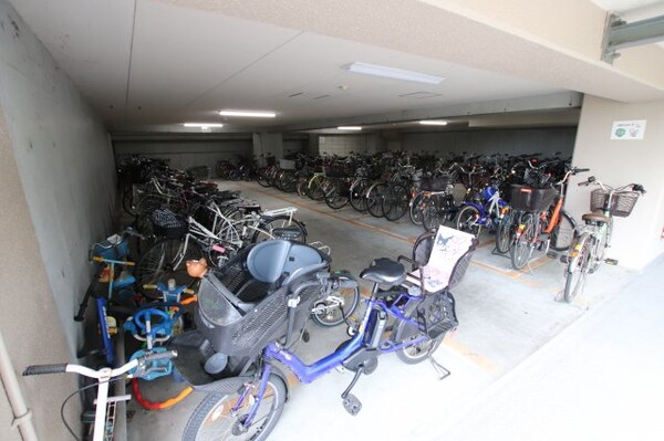 建物設備(駐輪場)