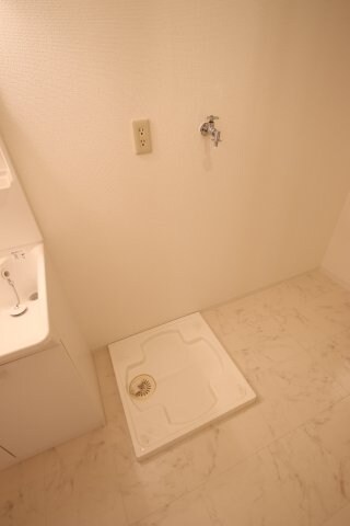 物件内観写真11　(室内洗濯置場)