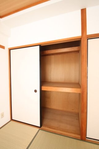 物件内観写真27　(和室の収納)