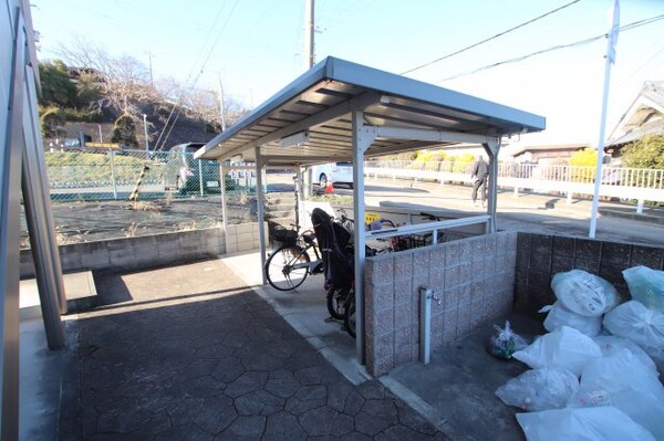 建物設備(駐輪場)