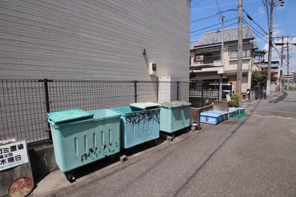 建物設備(敷地内ゴミ置き場)