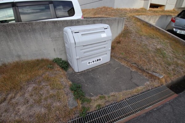 建物設備(敷地内ゴミ置き場)