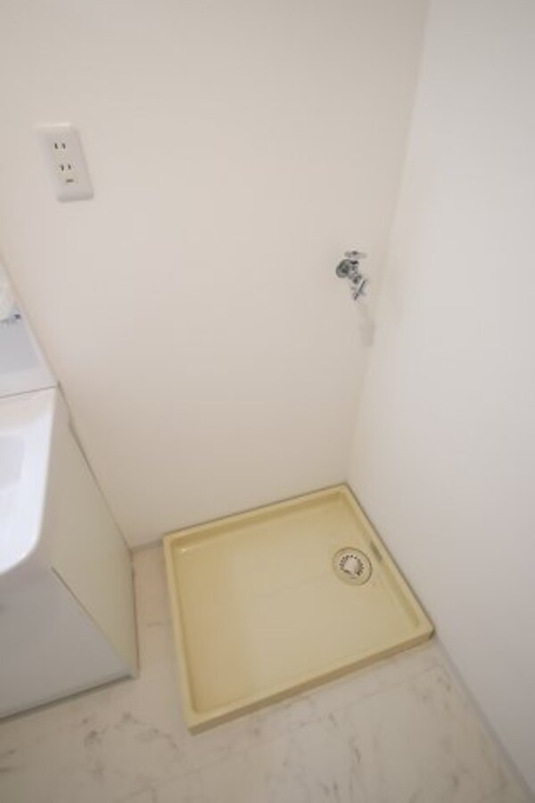 建物設備(室内洗濯機置き場)