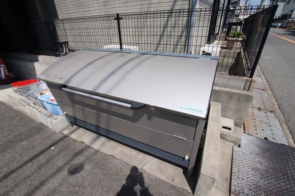 建物設備(敷地内ゴミ捨場)