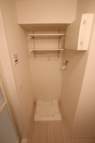 物件内観写真12　(室内洗濯機置場)