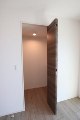 物件内観写真17　(ウォークインクローゼット)