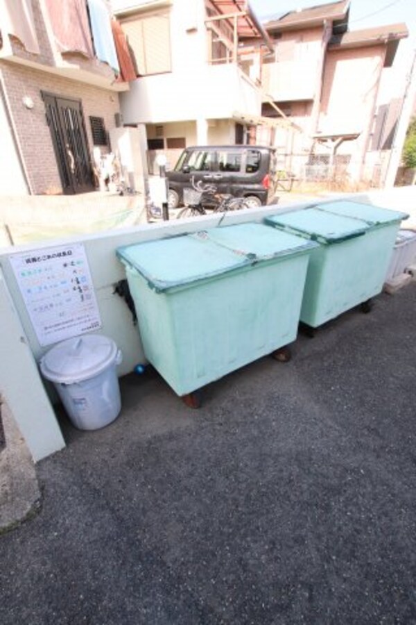 建物設備(敷地内ゴミ捨場)